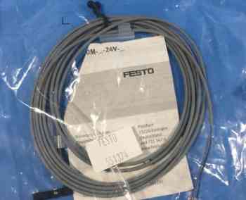 Festo SMT-10M-PS-24V-E-2,5-Q-OE PROXIMITY SENSOR 