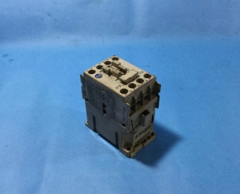 Allen Bradley 700-CFB310E* IEC SAFETY CONTROL RELAY  - изображение 1