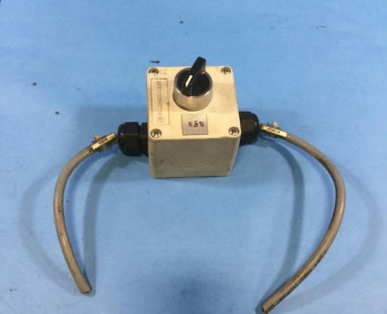 Allen Bradley 2-5/16, FUSE BLOCK FOR COMBINATION STARTER  - изображение 1