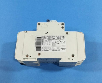 Allen Bradley 1489-A2D040 MINIATURE CIRCUIT BREAKER, SERIES A  - изображение 1