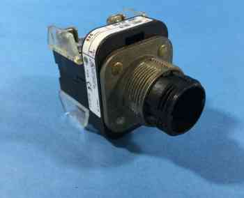 Allen Bradley 800T-QB10 SERIES T ILLUMINATED PUSH BUTTON 