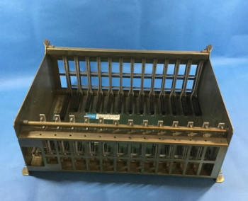 Allen Bradley 1771-A3B1B 12 SLOT I/O CHASSIS, 5V, 24 AMPS  - изображение 1