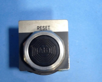 Allen Bradley 800T-A-T-4-13 PUSH MOMENTARY PUSH BUTTON  - изображение 1