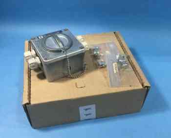 Schneider Electric SCHNEIDER AUTOMATION INC TSXFPACC4 CONNECTION BOX 