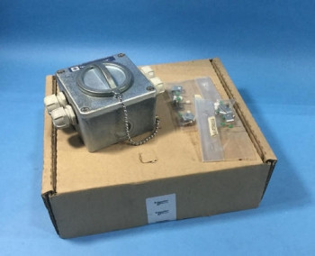 Schneider Electric SCHNEIDER AUTOMATION INC TSXFPACC4 CONNECTION BOX  - изображение 1