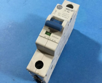 Allen Bradley 1492-SPM1C040 CICUIT BREAKER  - изображение 1