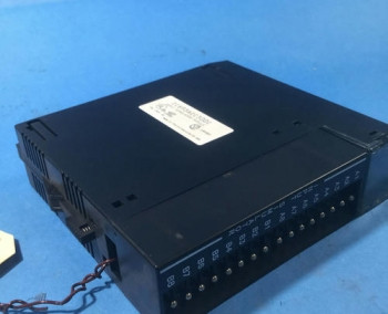 GE Fanuc IC693ACC300C INPUT SIMULATOR MODULE  - изображение 1