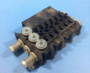 Festo CPE18-PRSG-2 MANIFOLD BLOCK  - изображение 1