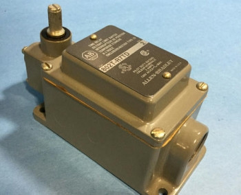 Allen Bradley 802T-R7TD SWITCH,LIMIT 120V AC MAX 3 AMP MAX  - изображение 1