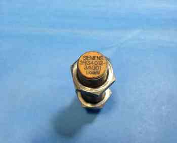 Siemens 3RG4012-3AG01 PROXIMITY SWITCH 