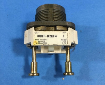Allen Bradley 800T-N2KF4 30MM SELECTOR SWITCH 800T PB  - изображение 1