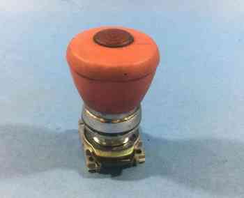 Allen Bradley 800FM-LMP44 PUSHBUTTON MUSHROOM PUSH-PULL METAL RED 