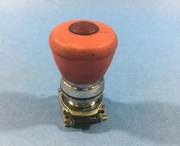 Allen Bradley 800FM-LMP44 PUSHBUTTON MUSHROOM PUSH-PULL METAL RED  - изображение 1