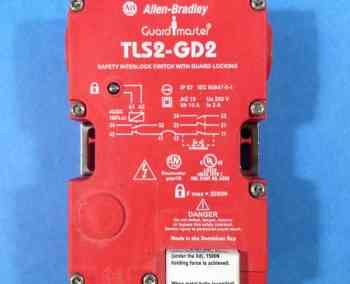 Allen Bradley TLS2-GD2 SAFETY INTERLOCK SWITCH WITH GUARD LOCKING 
