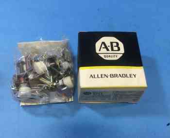 Allen Bradley 2711-NP1 SERIES A PACK OF 4 PANELVIEW MOUNT CLIPS 