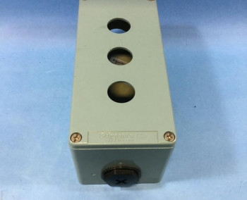 Schneider Electric COF-ENC 4-5 THREE-HOLE PUSH BUTTON ENCLOSURE  - изображение 1