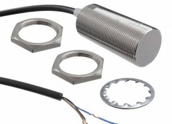 Omron E2E-X15B1DL30 2M  - изображение 1